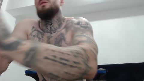 Snapshot of thebestmuscles chatting on September 2025 07:14:02 PM John online show from September 2025 07:14:02 PM