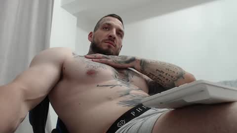 Snapshot of thebestmuscles chatting on October 2025 06:59:01 PM John online show from October 2025 06:59:01 PM