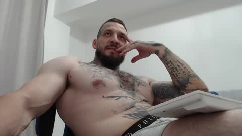 Snapshot of thebestmuscles chatting on October 2025 07:44:02 PM John online show from October 2025 07:44:02 PM