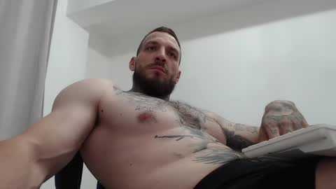 Snapshot of thebestmuscles chatting on October 2025 07:55:01 PM John online show from October 2025 07:55:01 PM