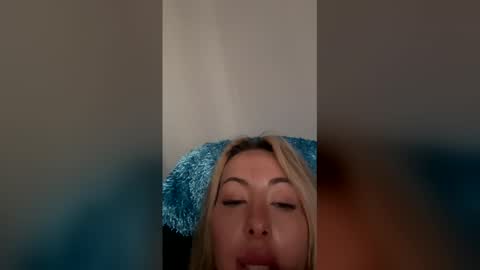 theblondebunni online show from April 2026 05:10:01 PM