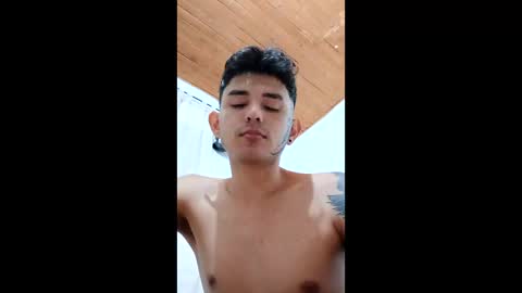 Snapshot of thebluesky_18 chatting on December 2025 10:28:02 PM thebluesky_18 online show from December 2025 10:28:02 PM