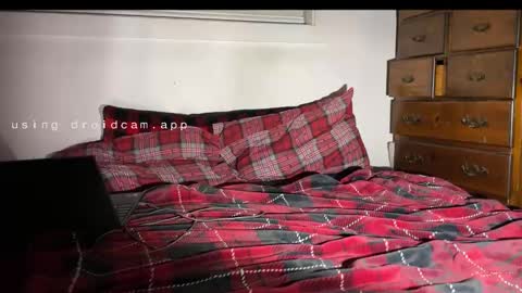 Snapshot of thecarrguyy chatting on December 2024 02:01:01 PM Thatcarrguyy online show from December 2024 02:01:01 PM