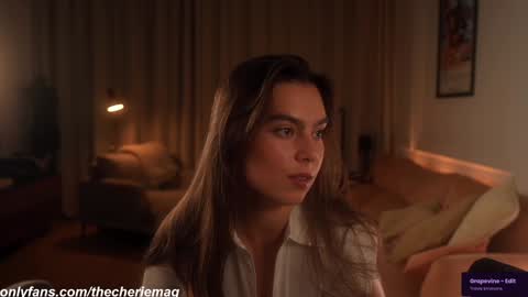 Cherie   online show from November 2025 08:40:01 PM