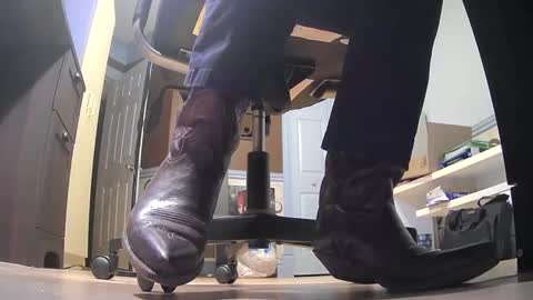 Snapshot of thecowboy_74 chatting on December 2025 12:42:01 AM thecowboy_74 online show from December 2025 12:42:01 AM