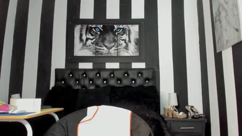 thedirtyqueen online show from October 2025 12:49:01 PM