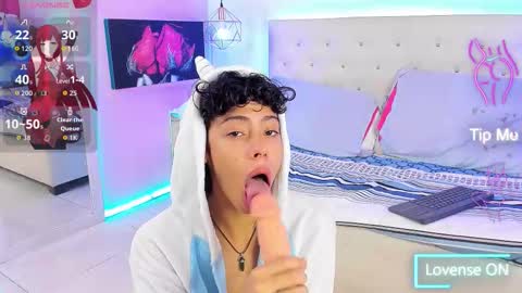 ethan online show from October 2025 07:44:01 PM