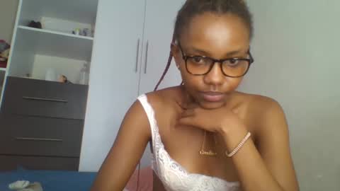 Snapshot of theequinn chatting on March 2025 02:27:02 AM theequinn online show from March 2025 02:27:02 AM