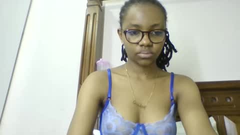 Snapshot of theequinn chatting on September 2025 09:10:02 AM theequinn online show from September 2025 09:10:02 AM