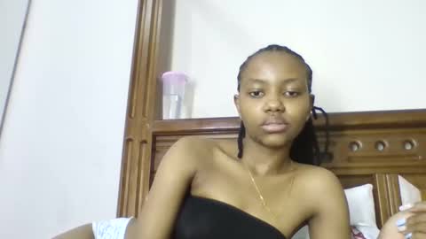 Snapshot of theequinn chatting on October 2025 08:28:02 PM theequinn online show from October 2025 08:28:02 PM