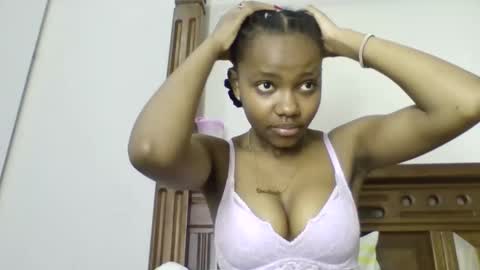 Snapshot of theequinn chatting on November 2025 11:01:02 AM theequinn online show from November 2025 11:01:02 AM