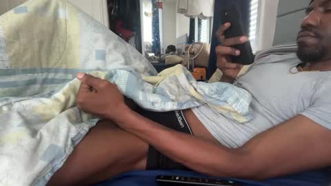 Snapshot of theeshooterr chatting on September 2025 01:56:01 PM theeshooterr online show from September 2025 01:56:01 PM