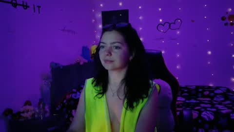 TheFarmergirl online show from November 2025 04:25:02 AM