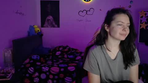 Snapshot of thefarmergirl chatting on February 2026 05:04:01 AM TheFarmergirl online show from February 2026 05:04:01 AM