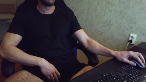 Snapshot of thefitgiant chatting on January 2025 09:23:02 PM Vince online show from January 2025 09:23:02 PM