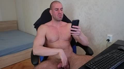 Snapshot of thefitgiant chatting on April 2026 11:26:01 AM Vince online show from April 2026 11:26:01 AM
