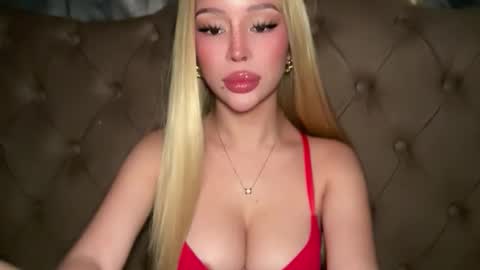 Elle  dont forget to folloW me and thumbs up online show from April 2026 03:39:01 AM