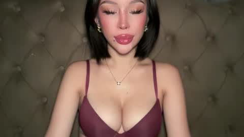Elle  dont forget to folloW me and thumbs up online show from April 2026 06:22:01 AM