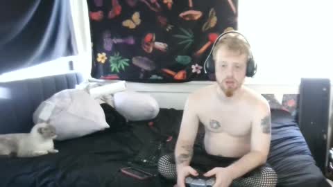 fuzzyfox online show from September 2025 06:09:02 PM