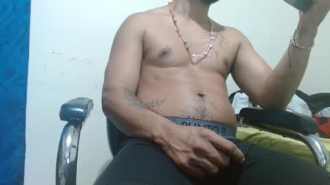 Snapshot of thehousedog chatting on April 2026 05:32:02 PM thehousedog online show from April 2026 05:32:02 PM