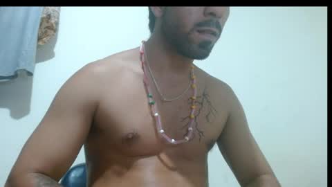 Snapshot of thehousedog chatting on April 2026 07:32:01 PM thehousedog online show from April 2026 07:32:01 PM