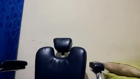 Snapshot of thehousedog chatting on April 2026 11:46:02 AM thehousedog online show from April 2026 11:46:02 AM