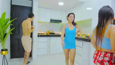 Snapshot of thehouseismine chatting on May 2026 11:29:01 AM boy james online show from May 2026 11:29:01 AM