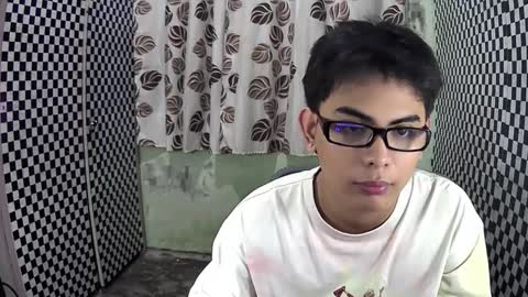 Snapshot of thehugecomeback chatting on December 2024 09:45:02 AM Xerxis online show from December 2024 09:45:02 AM