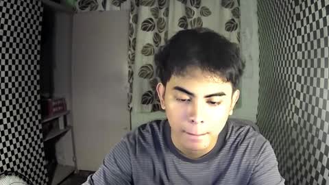 Snapshot of thehugecomeback chatting on December 2024 09:11:01 AM Xerxis online show from December 2024 09:11:01 AM