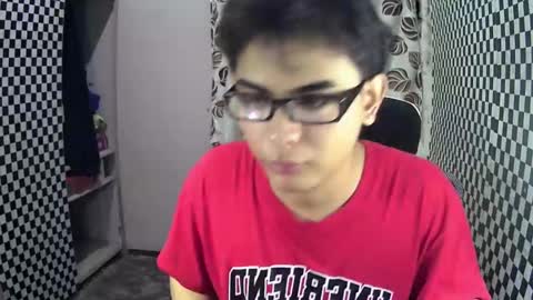 Snapshot of thehugecomeback chatting on December 2024 06:33:02 AM Xerxis online show from December 2024 06:33:02 AM