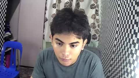 Snapshot of thehugecomeback chatting on December 2024 09:29:02 AM Xerxis online show from December 2024 09:29:02 AM