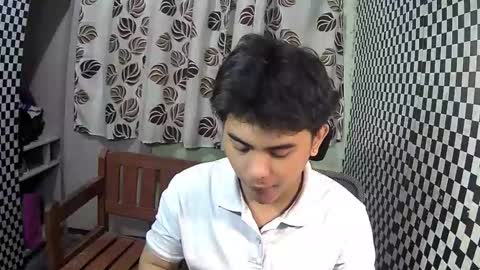 Snapshot of thehugecomeback chatting on December 2024 02:06:01 PM Xerxis online show from December 2024 02:06:01 PM