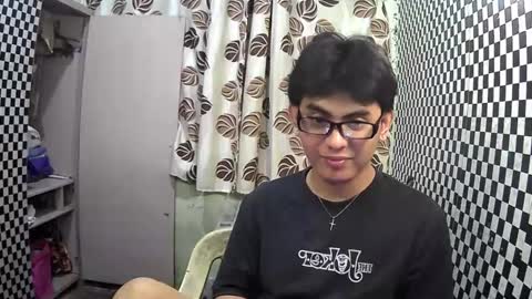 Snapshot of thehugecomeback chatting on January 2025 03:29:02 PM Xerxis online show from January 2025 03:29:02 PM