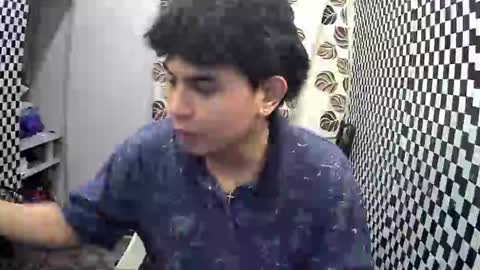 Snapshot of thehugecomeback chatting on January 2025 01:52:02 PM Xerxis online show from January 2025 01:52:02 PM