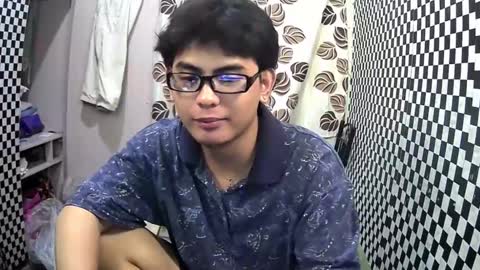 Snapshot of thehugecomeback chatting on January 2025 06:41:02 PM Xerxis online show from January 2025 06:41:02 PM