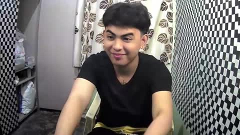 Snapshot of thehugecomeback chatting on January 2025 03:59:02 PM Xerxis online show from January 2025 03:59:02 PM