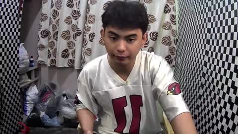 Snapshot of thehugecomeback chatting on January 2025 05:56:02 PM Xerxis online show from January 2025 05:56:02 PM