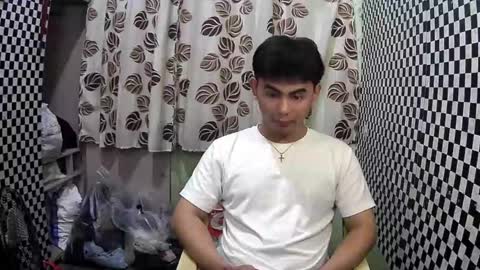 Snapshot of thehugecomeback chatting on January 2025 05:45:02 PM Xerxis online show from January 2025 05:45:02 PM