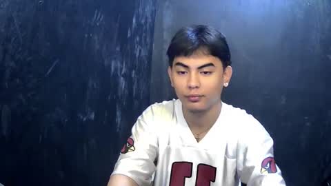 Snapshot of thehugecomeback chatting on February 2025 08:24:01 PM Xerxis online show from February 2025 08:24:01 PM