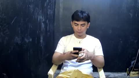 Snapshot of thehugecomeback chatting on February 2025 07:38:02 PM Xerxis online show from February 2025 07:38:02 PM