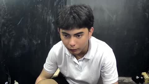 Snapshot of thehugecomeback chatting on February 2025 12:57:01 AM Xerxis online show from February 2025 12:57:01 AM