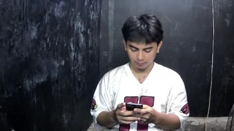 Snapshot of thehugecomeback chatting on February 2025 02:01:01 PM Xerxis online show from February 2025 02:01:01 PM