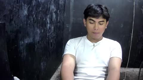 Snapshot of thehugecomeback chatting on February 2025 08:47:02 AM Xerxis online show from February 2025 08:47:02 AM