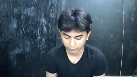 Snapshot of thehugecomeback chatting on February 2025 04:10:01 PM Xerxis online show from February 2025 04:10:01 PM