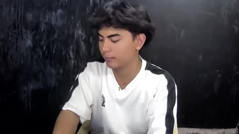 Snapshot of thehugecomeback chatting on March 2025 06:40:02 PM Xerxis online show from March 2025 06:40:02 PM