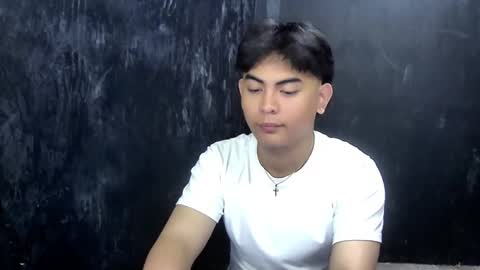 Snapshot of thehugecomeback chatting on March 2025 02:32:02 PM Xerxis online show from March 2025 02:32:02 PM