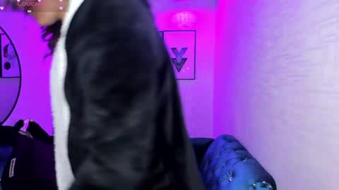 Theia  online show from November 2025 01:00:02 PM