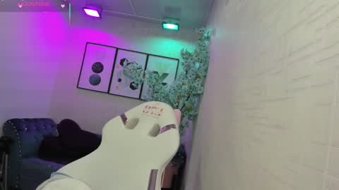 Theia  online show from March 2026 12:33:02 PM