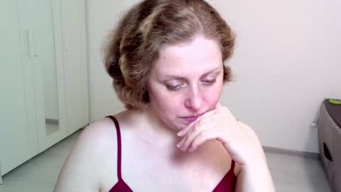 Ella online show from December 2024 05:42:01 PM