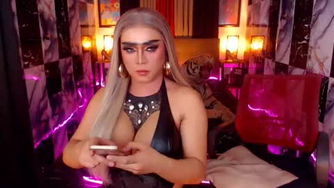 Paula online show from December 2025 08:10:01 AM